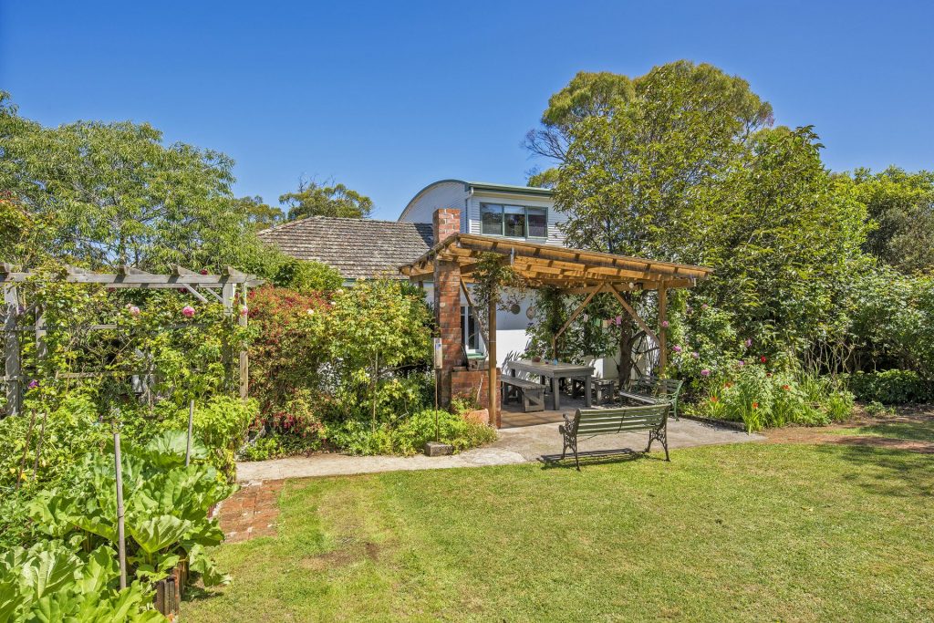 Sue & Murray Reeve property